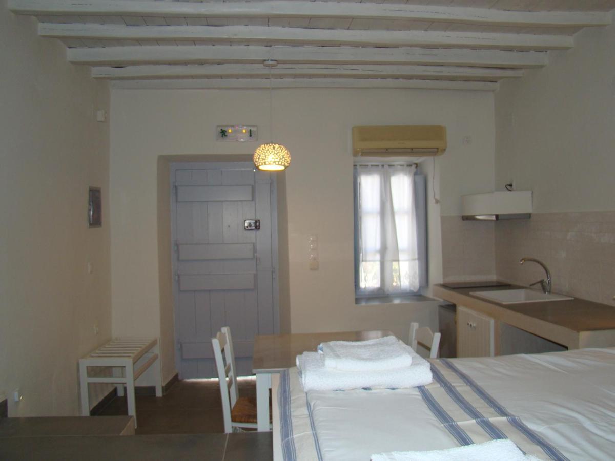 Efi'S Apartments Plaka  Luaran gambar
