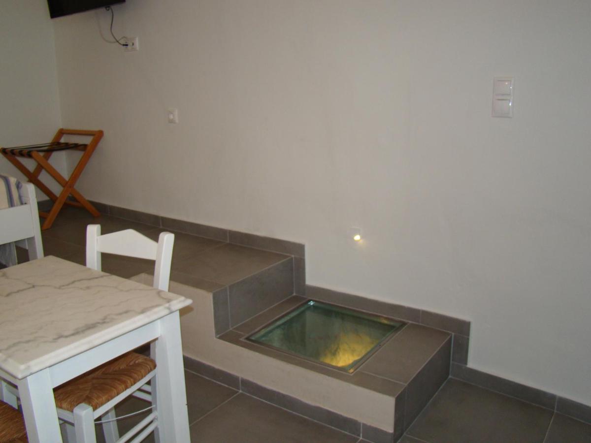 Efi'S Apartments Plaka  Luaran gambar