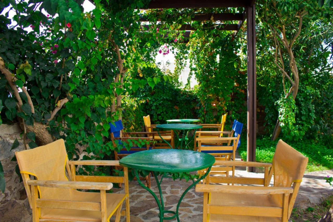Efi'S Apartments Plaka  Luaran gambar
